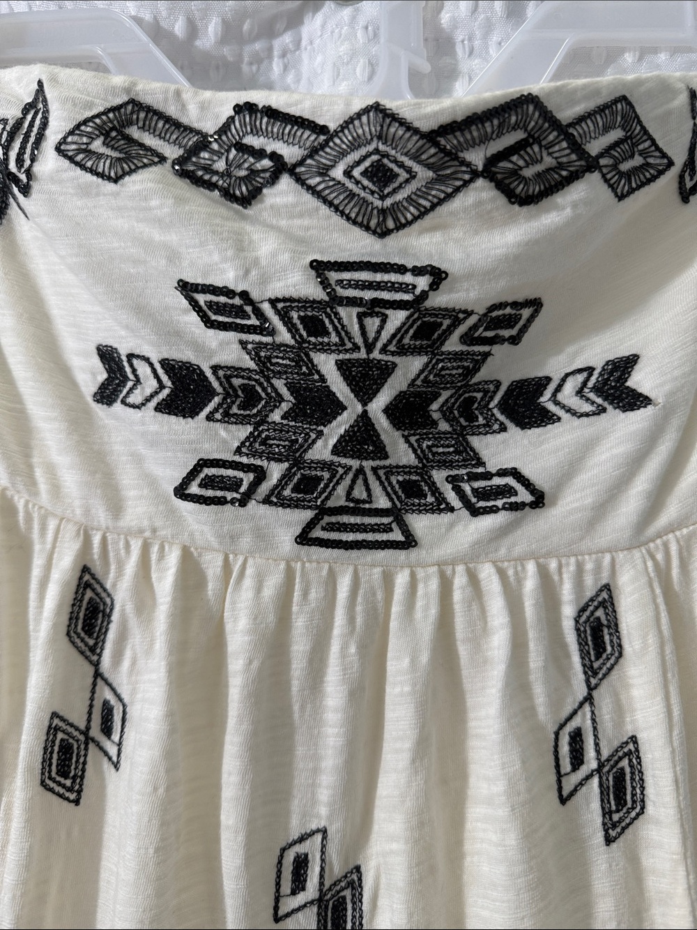 Express Women’s Strapless Ivory Boho Dress With Black Embroidered Size Small - Picture 3 of 8